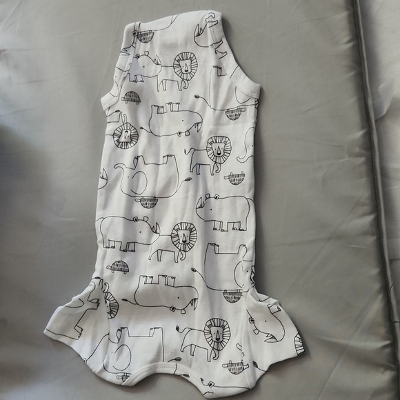 Onsie - Picture 4 of 4